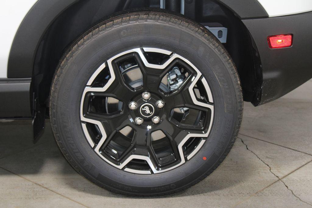 new 2025 Ford Bronco Sport car, priced at $33,657