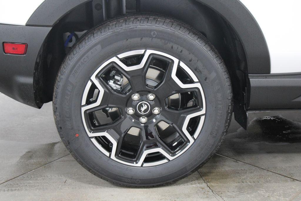 new 2025 Ford Bronco Sport car, priced at $33,657