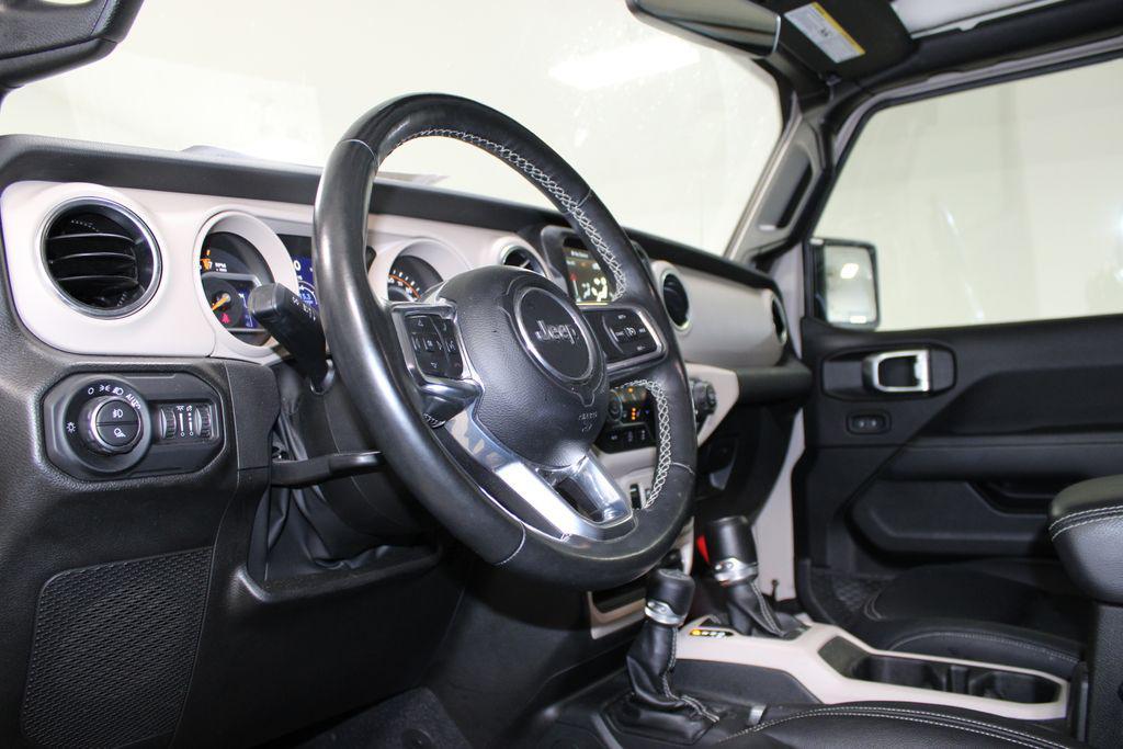 used 2022 Jeep Gladiator car, priced at $40,000