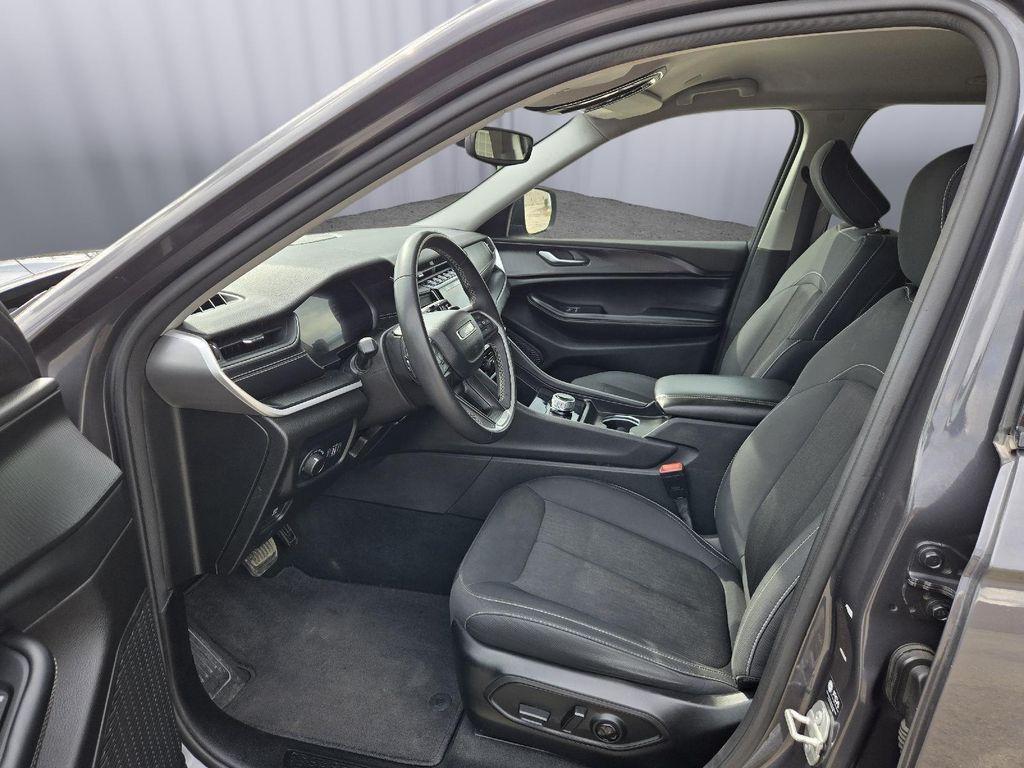 used 2024 Jeep Grand Cherokee car, priced at $25,987