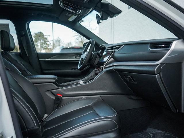 new 2025 Jeep Grand Cherokee car, priced at $47,250