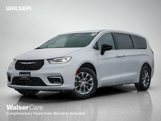 new 2026 Chrysler Pacifica car, priced at $45,195