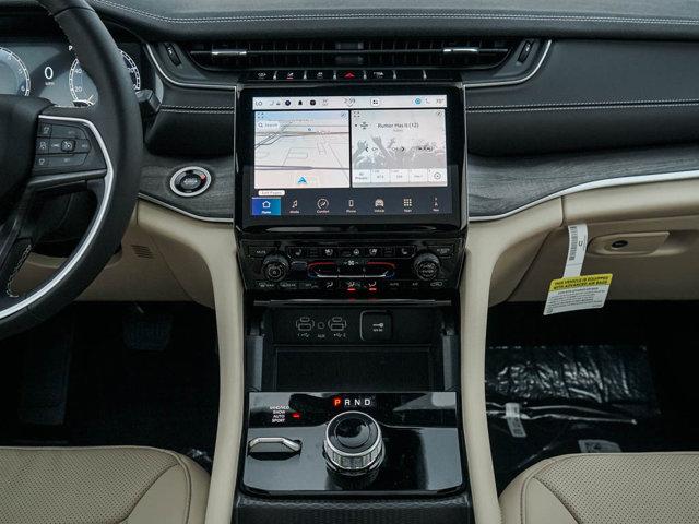 new 2025 Jeep Grand Cherokee car, priced at $49,899