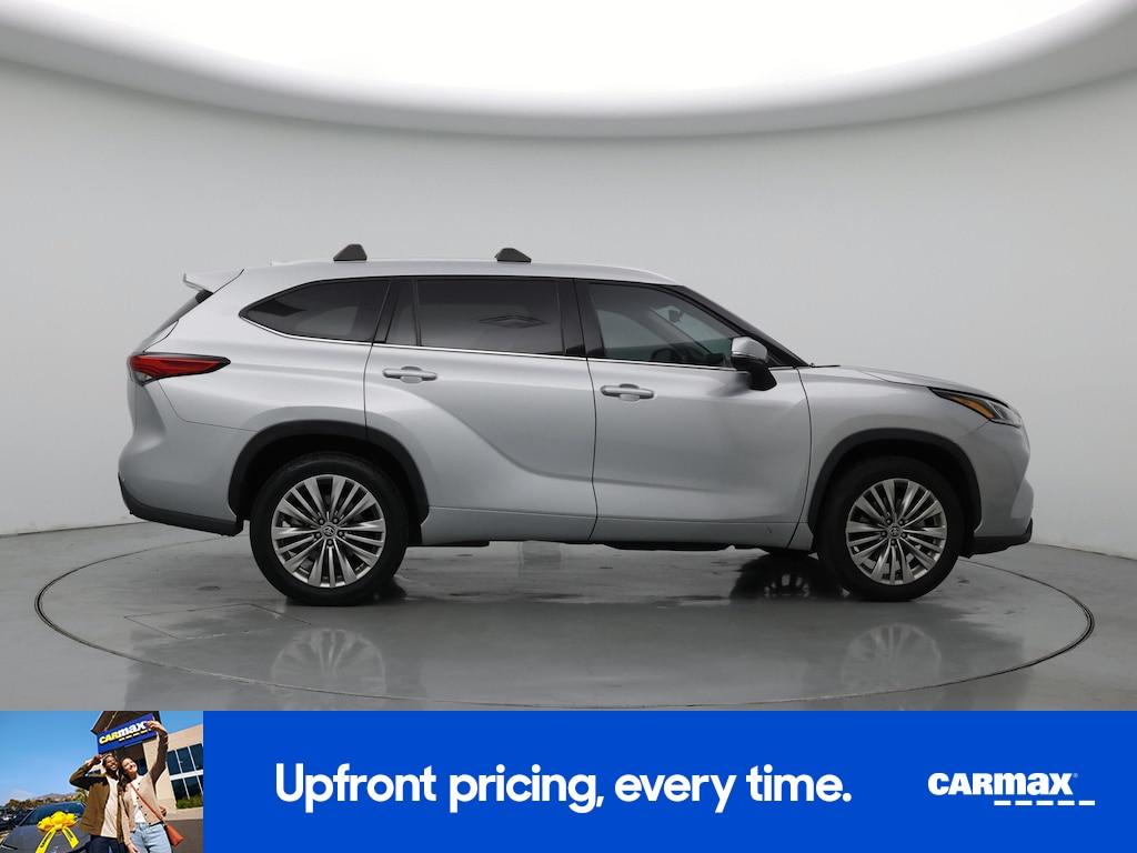 used 2023 Toyota Highlander car, priced at $40,998