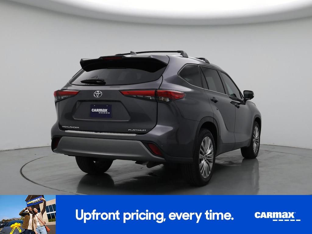 used 2023 Toyota Highlander car, priced at $39,998