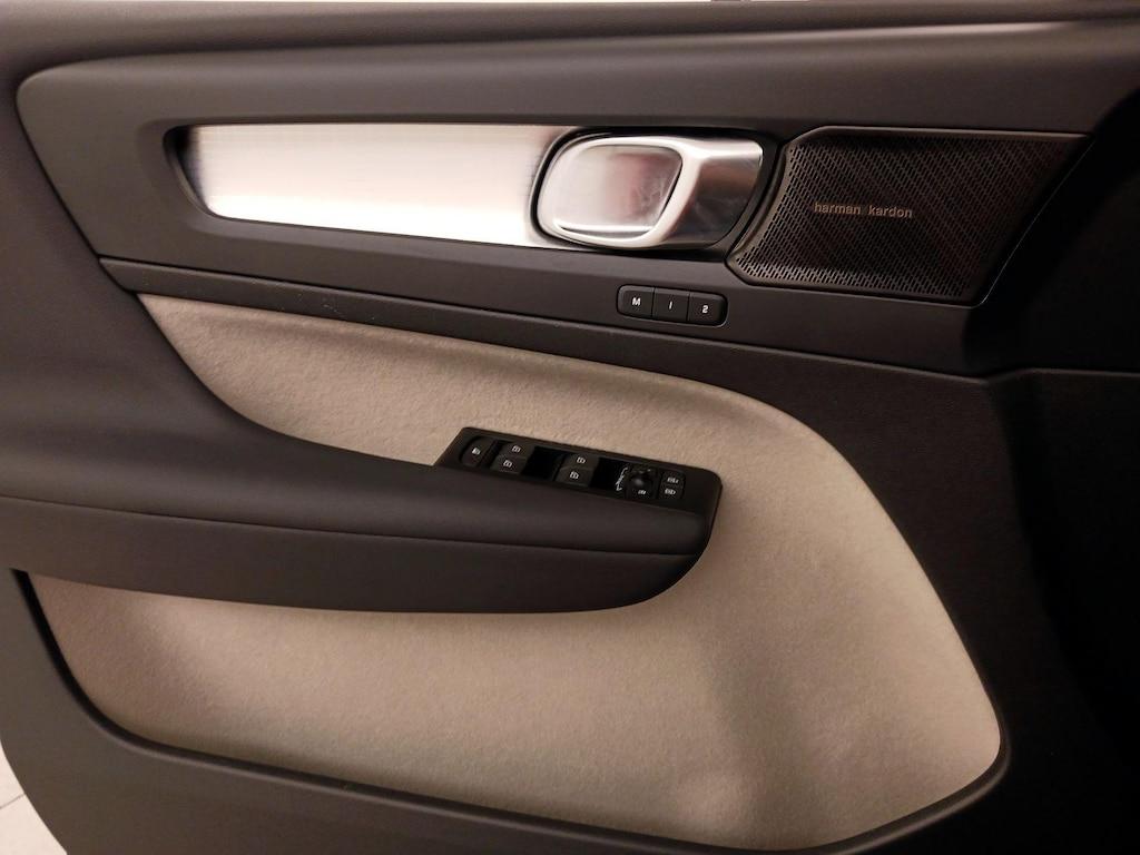 used 2022 Volvo XC40 car, priced at $29,998