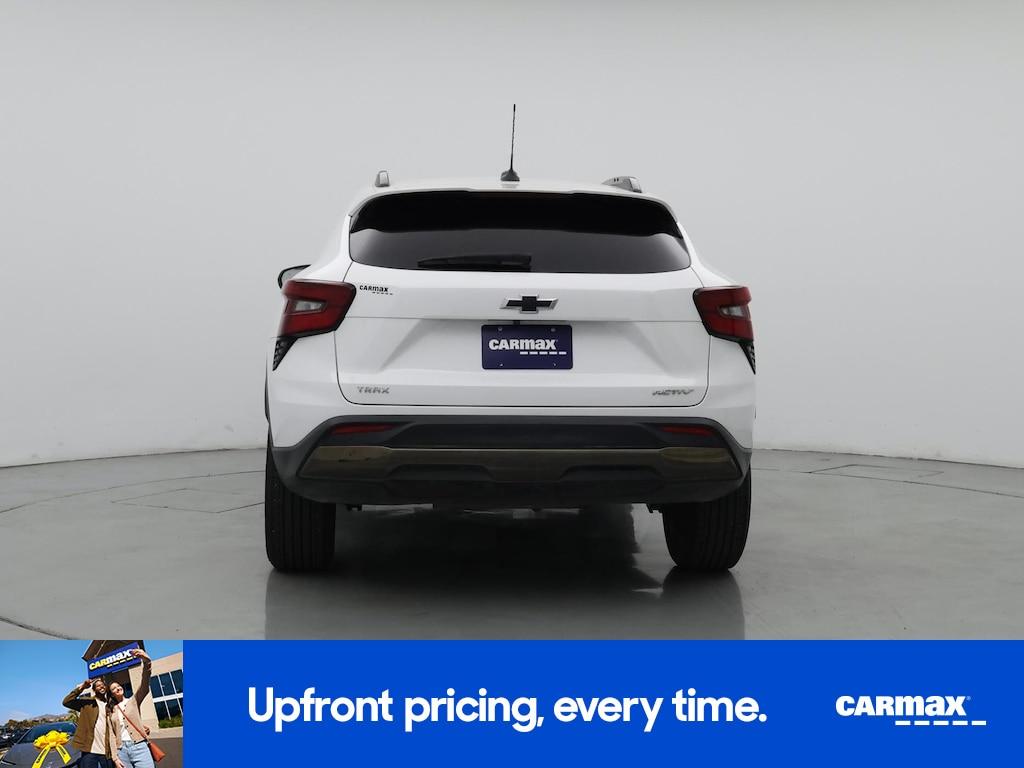 used 2025 Chevrolet Trax car, priced at $24,998