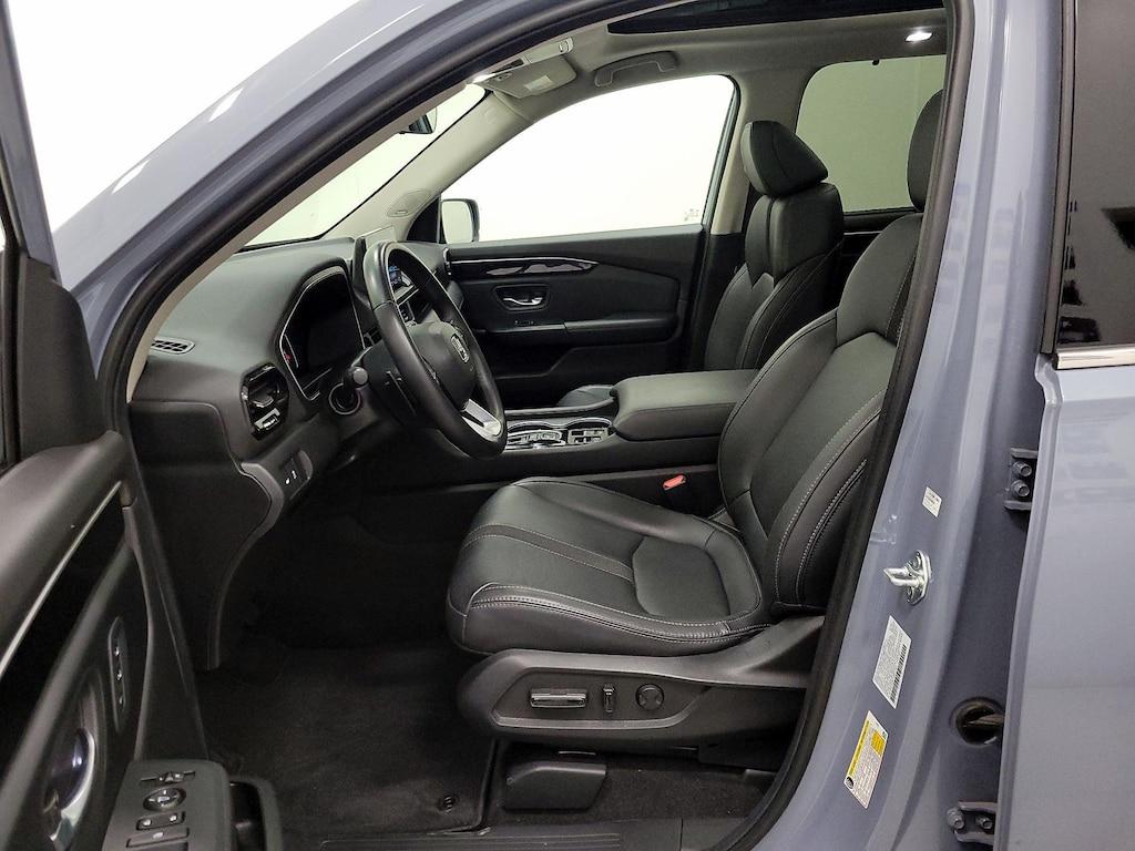 used 2025 Honda Pilot car, priced at $44,998
