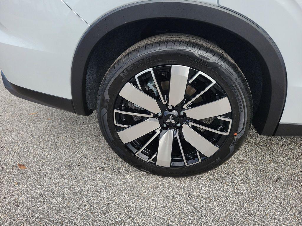 new 2026 Mitsubishi Outlander car, priced at $37,740