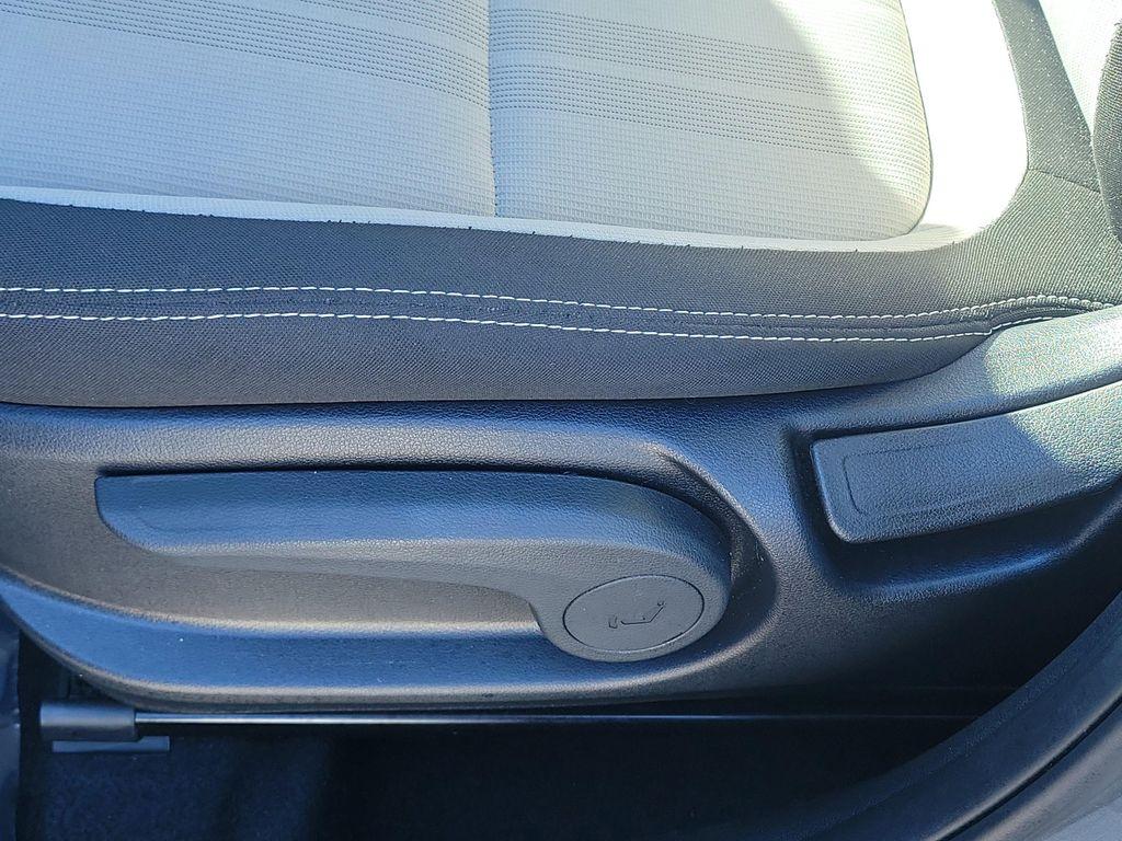 used 2025 Hyundai Venue car, priced at $19,988