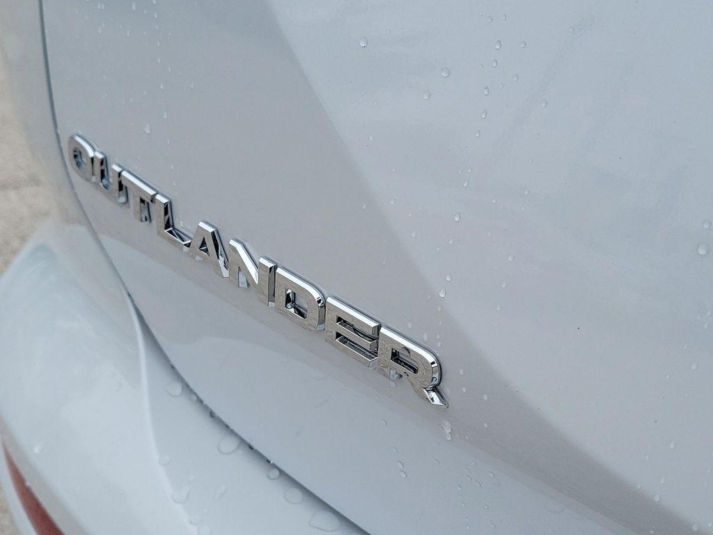 new 2026 Mitsubishi Outlander car, priced at $42,305