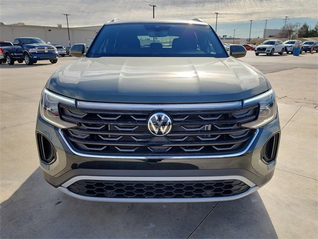 new 2026 Volkswagen Atlas Cross Sport car, priced at $43,615