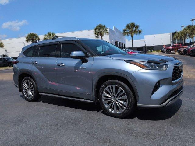 used 2021 Toyota Highlander Hybrid car, priced at $31,658