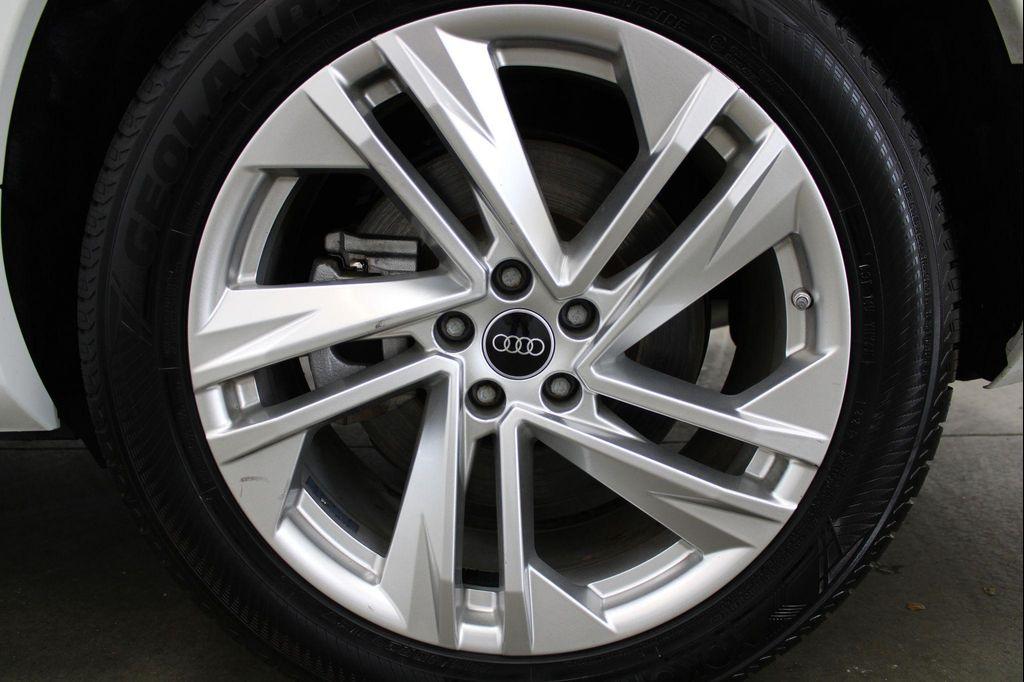 used 2023 Audi Q7 car, priced at $32,284