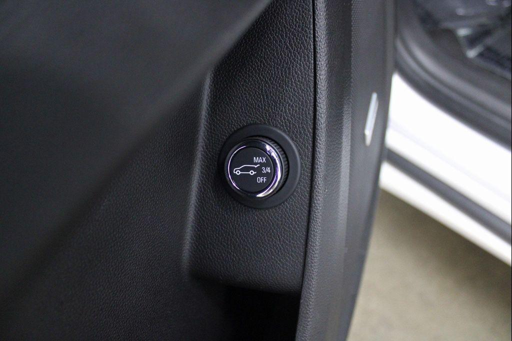 used 2021 Chevrolet Traverse car, priced at $24,580