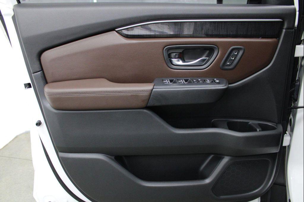 used 2023 Honda Pilot car, priced at $41,532