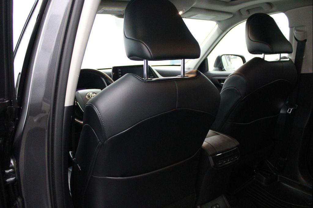used 2021 Toyota Highlander car, priced at $26,623