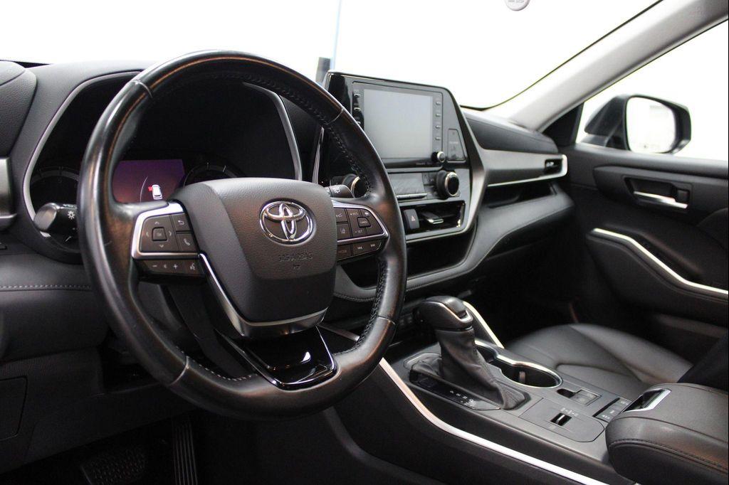 used 2021 Toyota Highlander car, priced at $26,623