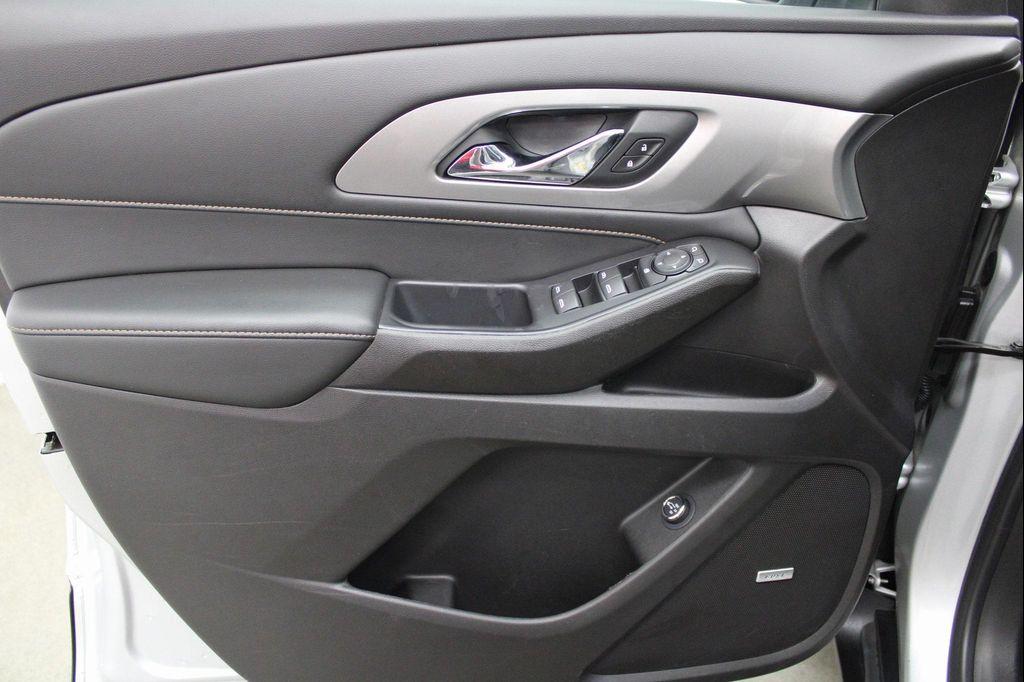 used 2021 Chevrolet Traverse car, priced at $27,411