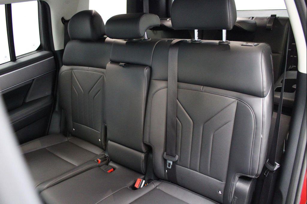 used 2025 Hyundai Santa Fe car, priced at $29,133