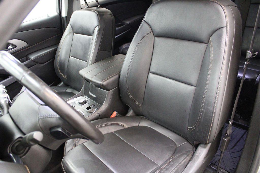 used 2020 Chevrolet Traverse car, priced at $21,031