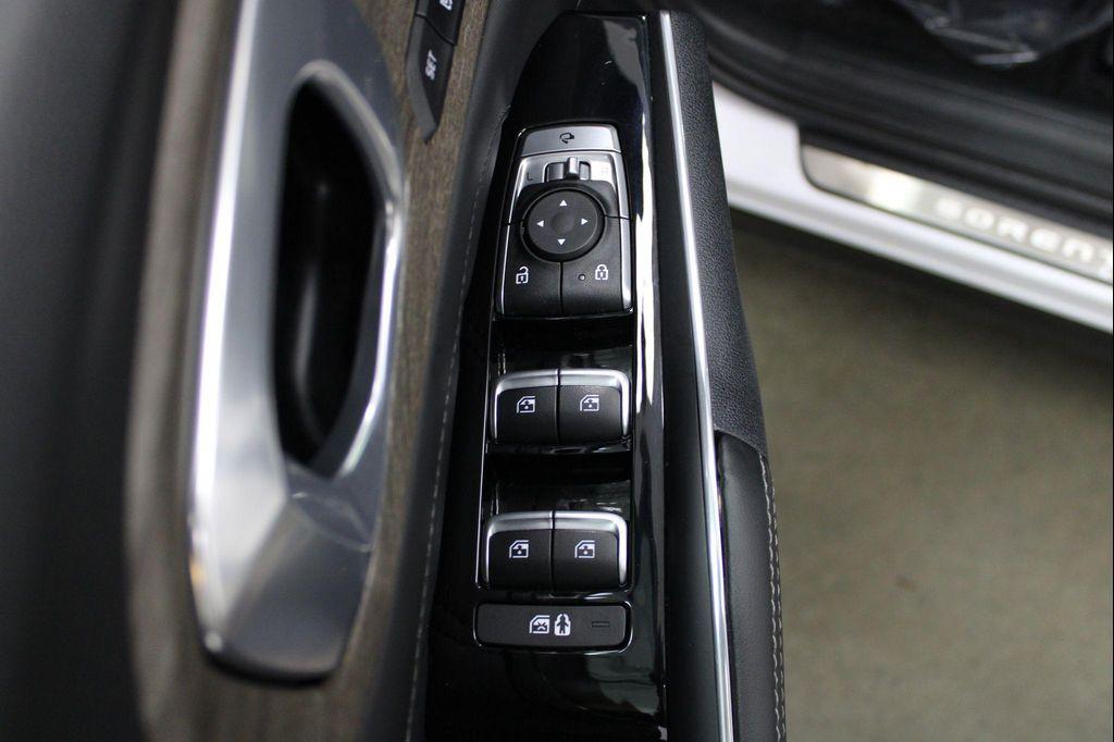 used 2023 Kia Sorento car, priced at $29,824