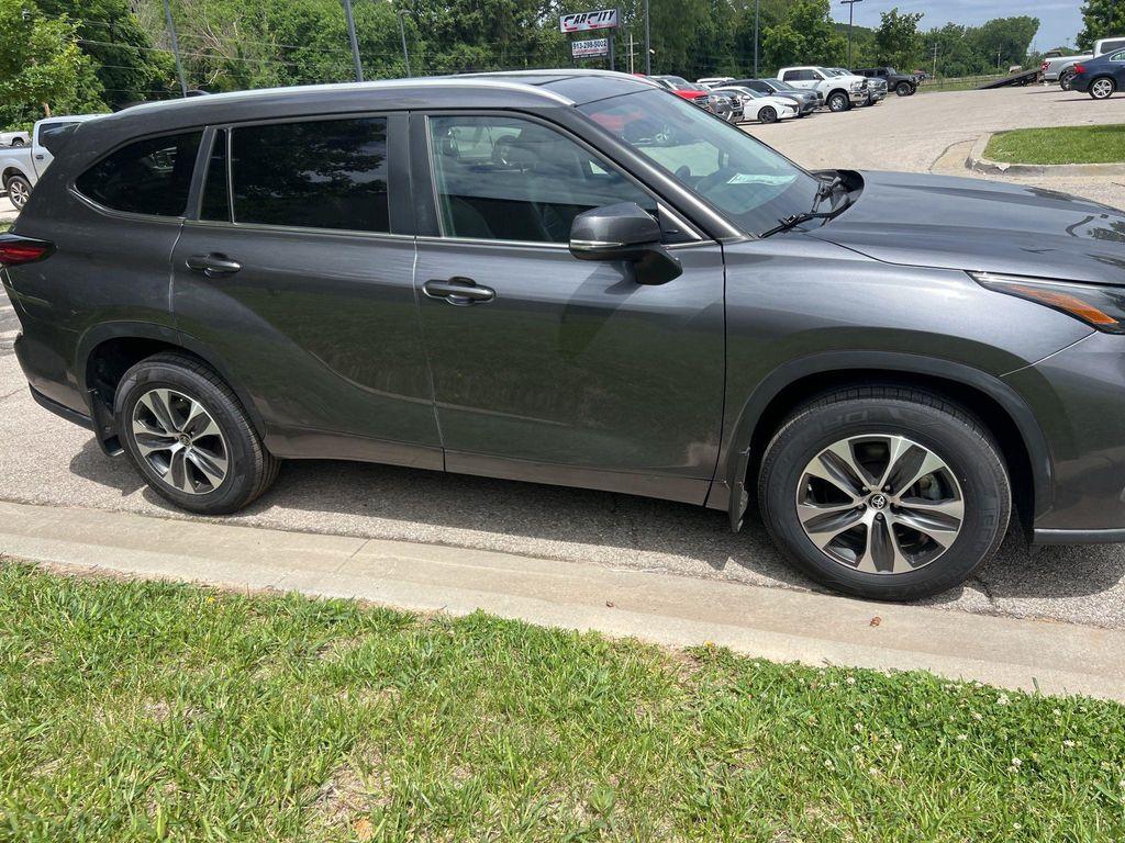 used 2023 Toyota Highlander car, priced at $38,274