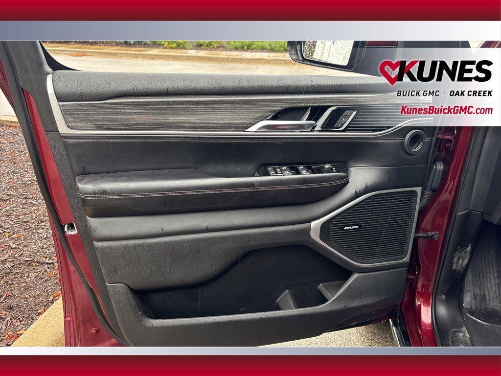 used 2022 Jeep Wagoneer car, priced at $35,314