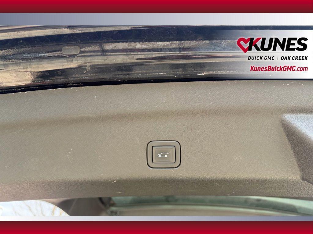 used 2023 GMC Yukon XL car, priced at $61,457