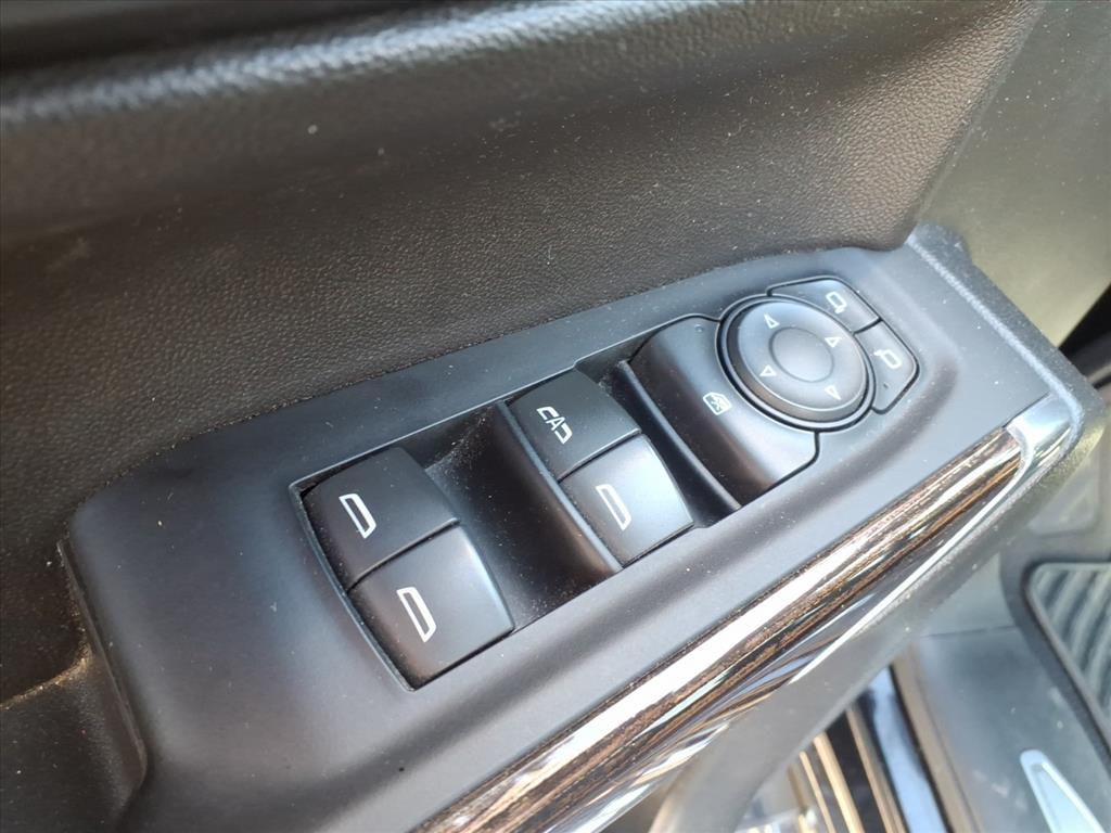 used 2022 GMC Sierra 1500 car, priced at $29,138