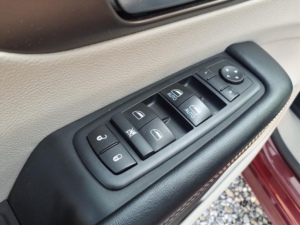 used 2017 Chrysler Pacifica car, priced at $9,183