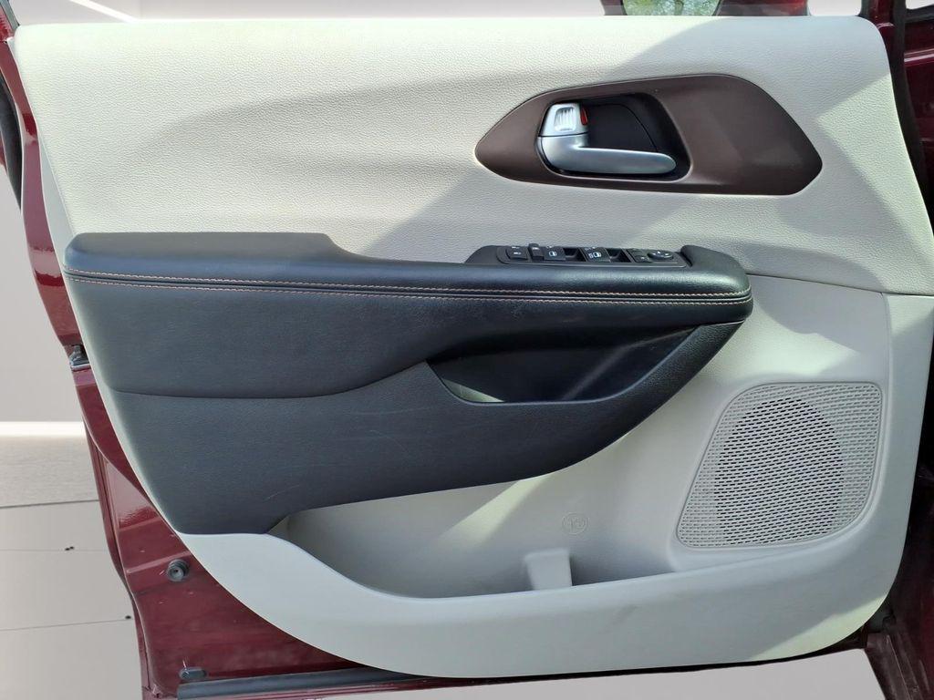used 2017 Chrysler Pacifica car, priced at $8,542