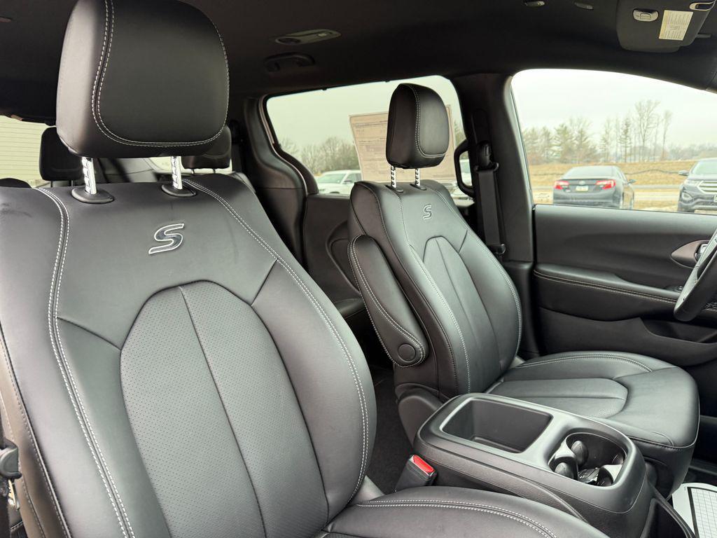 new 2026 Chrysler Pacifica car, priced at $45,317