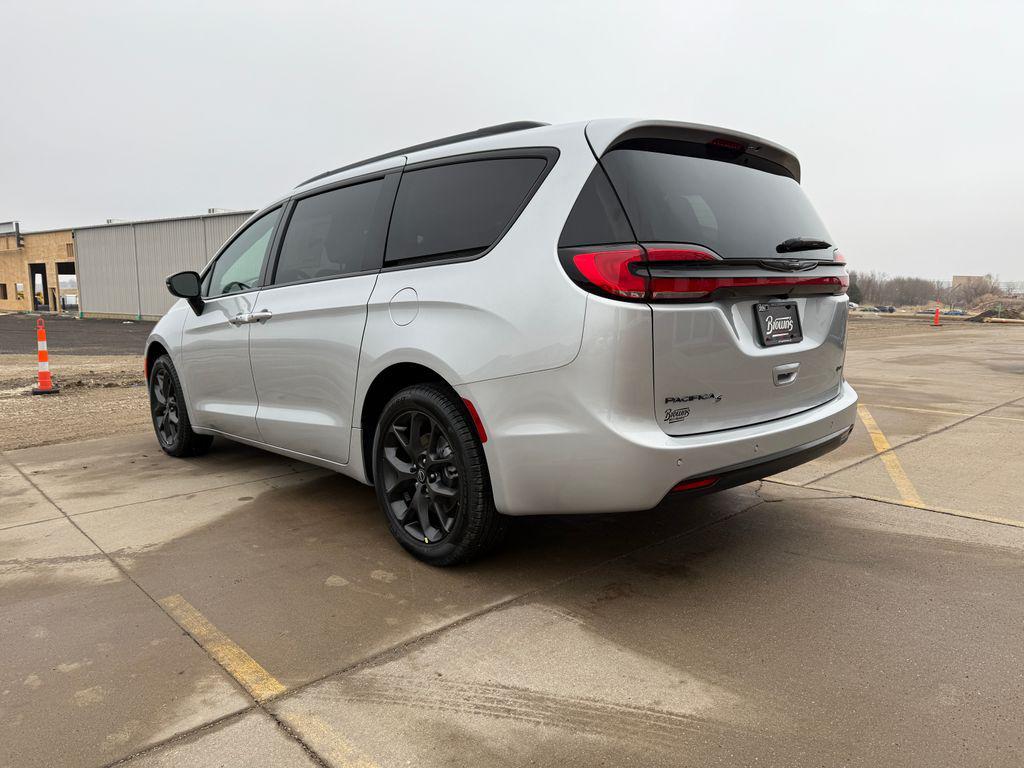 new 2026 Chrysler Pacifica car, priced at $45,317