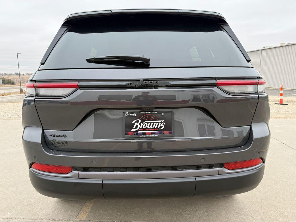 new 2026 Jeep Grand Cherokee car, priced at $46,013