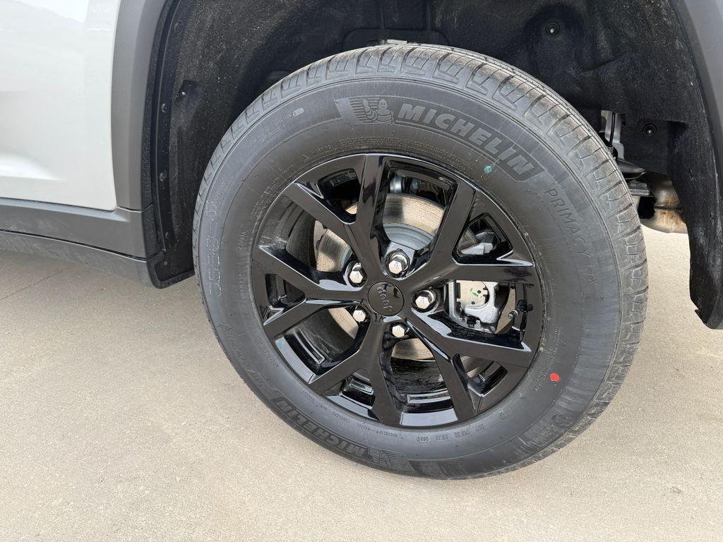 new 2026 Jeep Grand Cherokee car, priced at $46,048