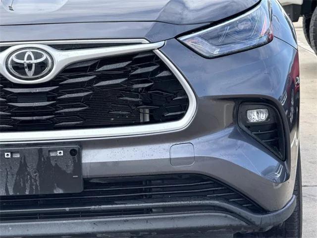 used 2024 Toyota Highlander car, priced at $38,339