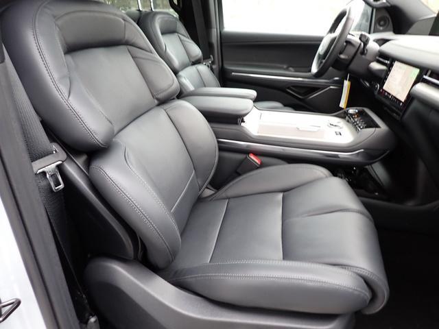 new 2025 Lincoln Navigator L car