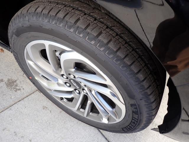 new 2025 Lincoln Navigator car, priced at $103,585