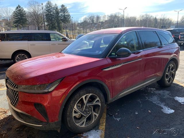 used 2025 Lincoln Nautilus car, priced at $53,963