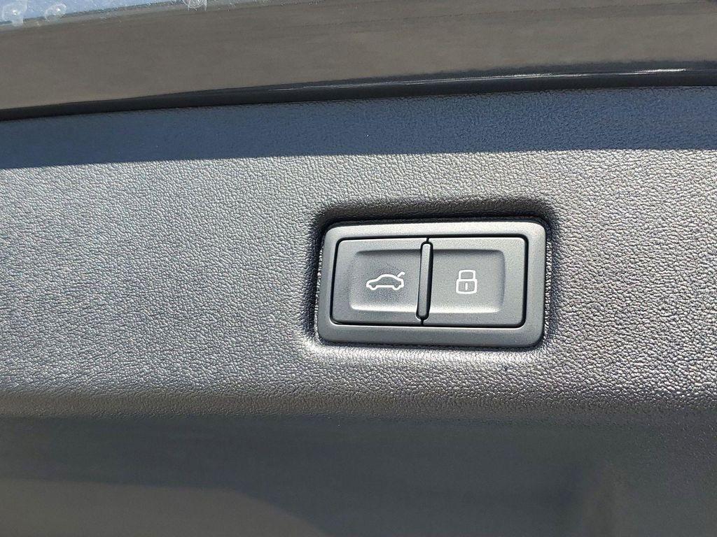 new 2025 Audi Q5 car, priced at $59,850