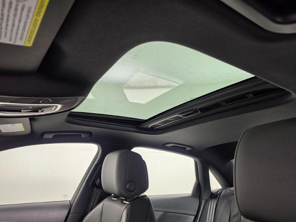 Audi A4 view 21