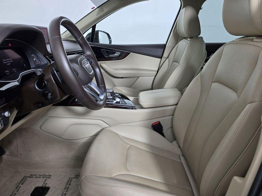 used 2019 Audi Q7 car, priced at $28,000