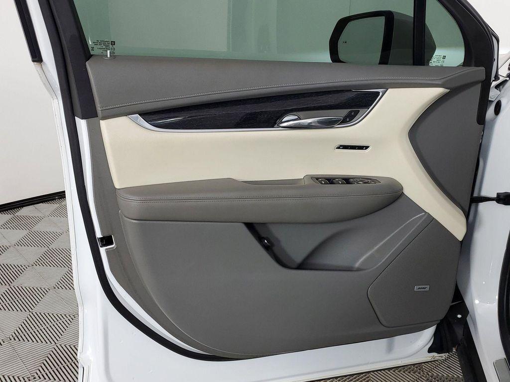 used 2021 Cadillac XT6 car, priced at $28,500