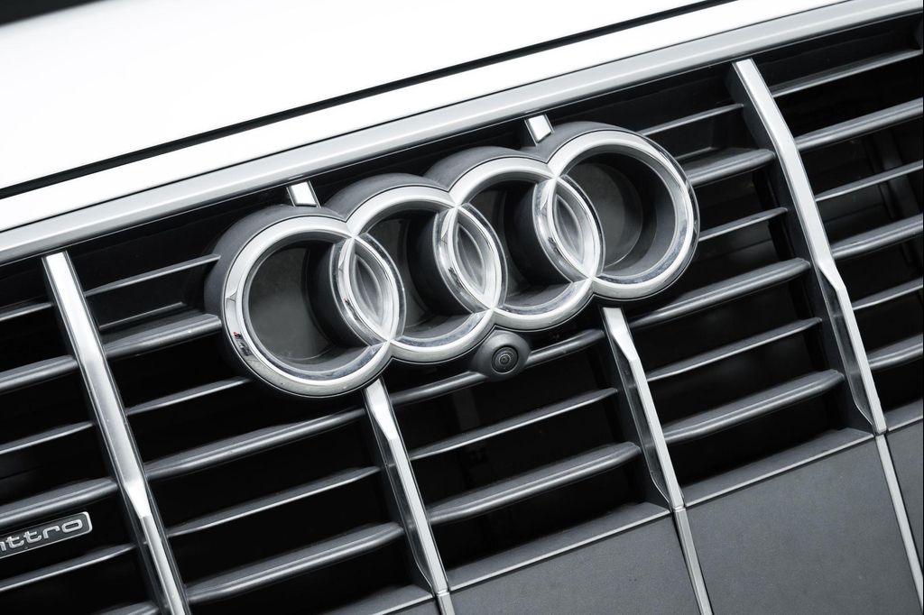 used 2022 Audi Q7 car, priced at $32,500