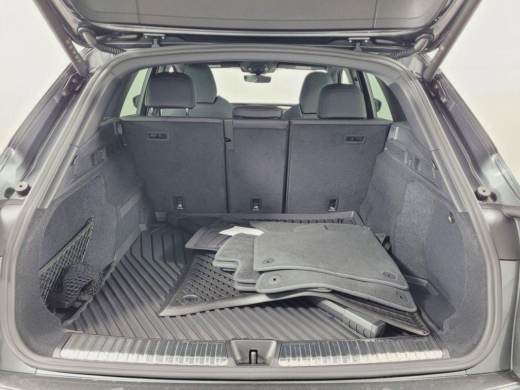 new 2025 Audi SQ5 car, priced at $72,015