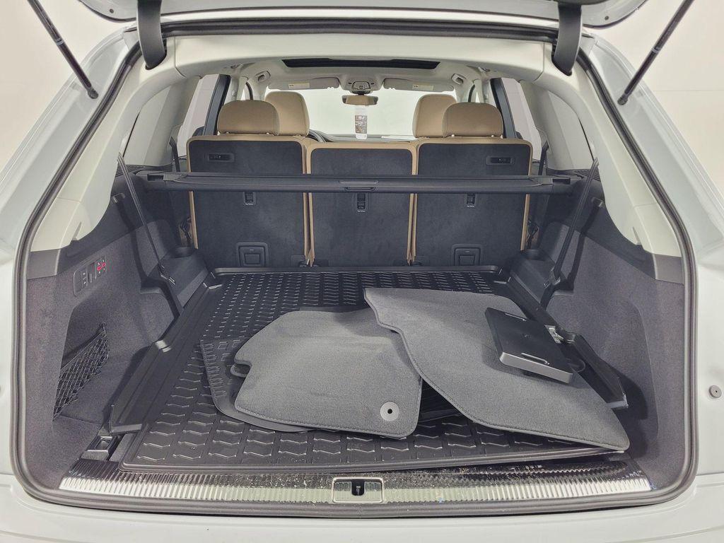 new 2026 Audi Q7 car, priced at $78,295