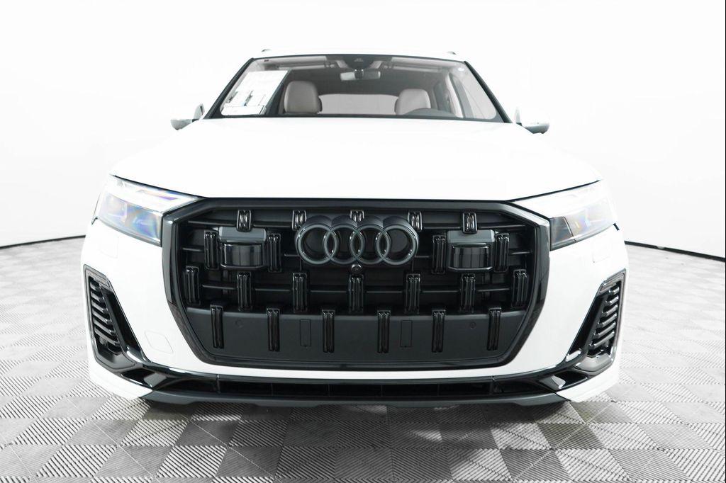 new 2025 Audi Q7 car, priced at $77,750