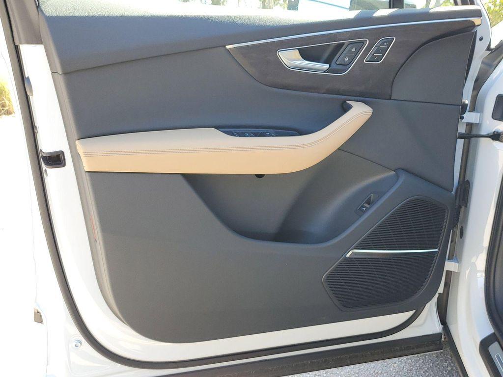 new 2026 Audi Q7 car, priced at $78,560