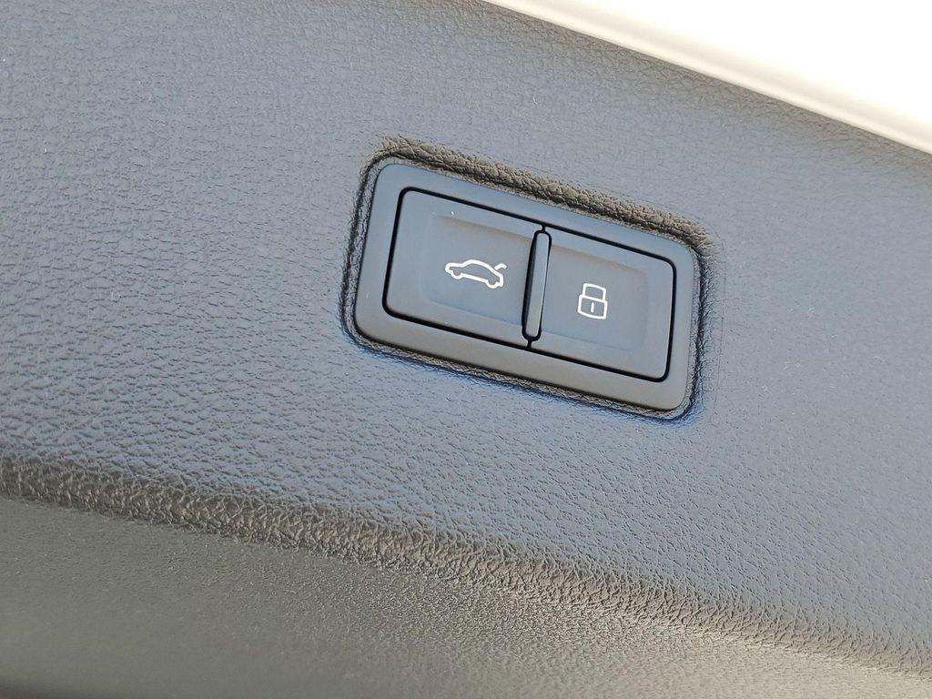 new 2026 Audi Q7 car, priced at $78,560